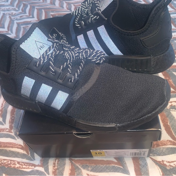 Adidas x Human Race NMD R1 by Pharrell Williams - Picture 3 of 8